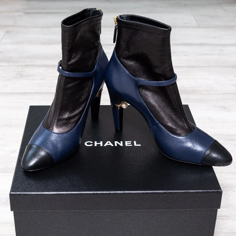 Chanel Black And Blue Leather Ankle  Boots Size 40