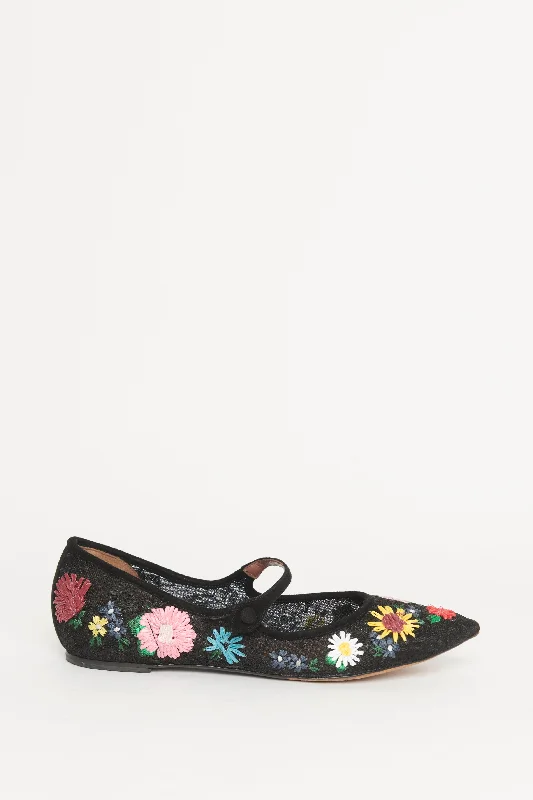 Hermione Black Embroidered Preowned Pumps