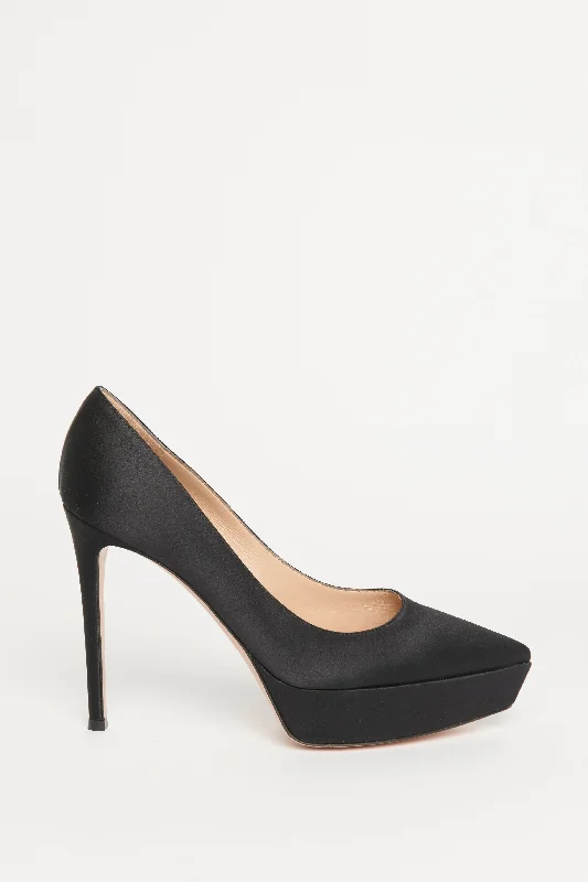 Ebony Pointed Toe Platform Preowned Pumps