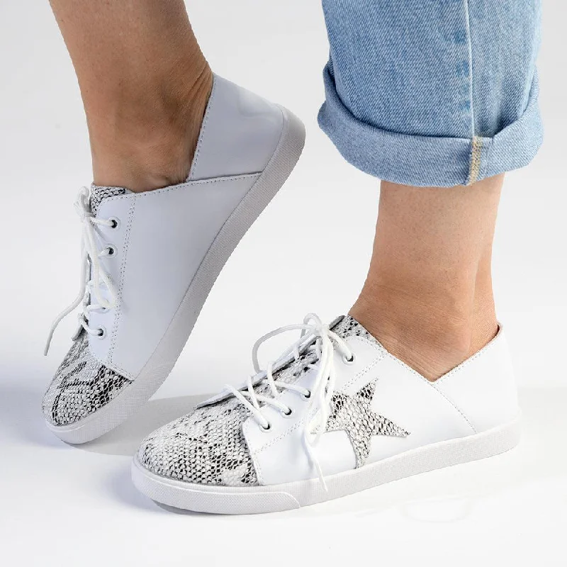 Julz Nicki Leather Sneaker With Star Detail -White/Silver